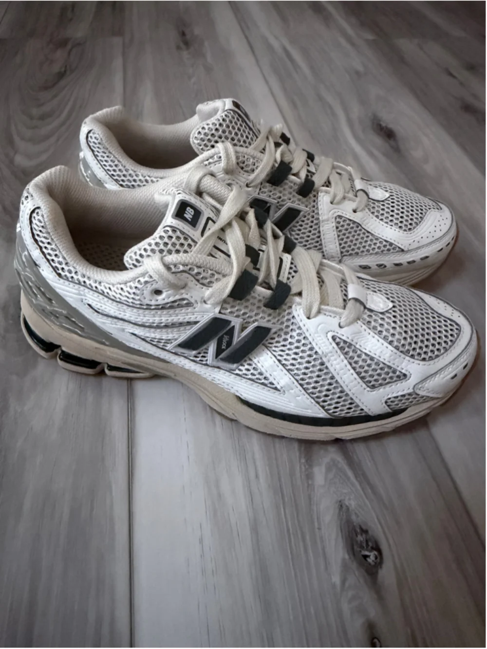 New Balance 1906R M1906RQ White Green Men 8 Women 9.5 Y2K Sneakers